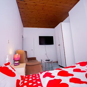 agreable-chambre-sur-liege-avc-parking-et-wifi-gratuit.brusselshotelsbook.com/